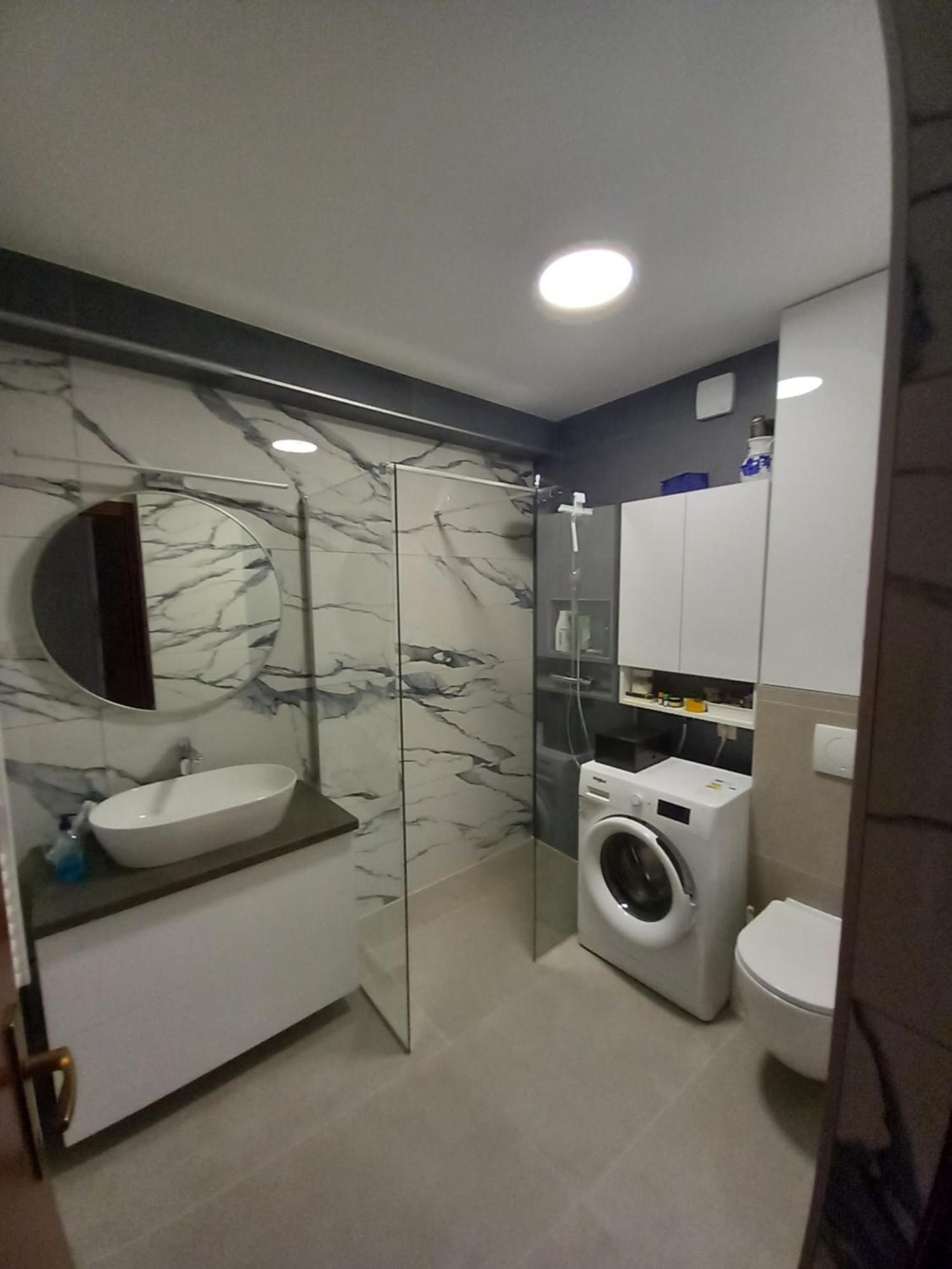One Bedroom Terrace Parking Apartment *