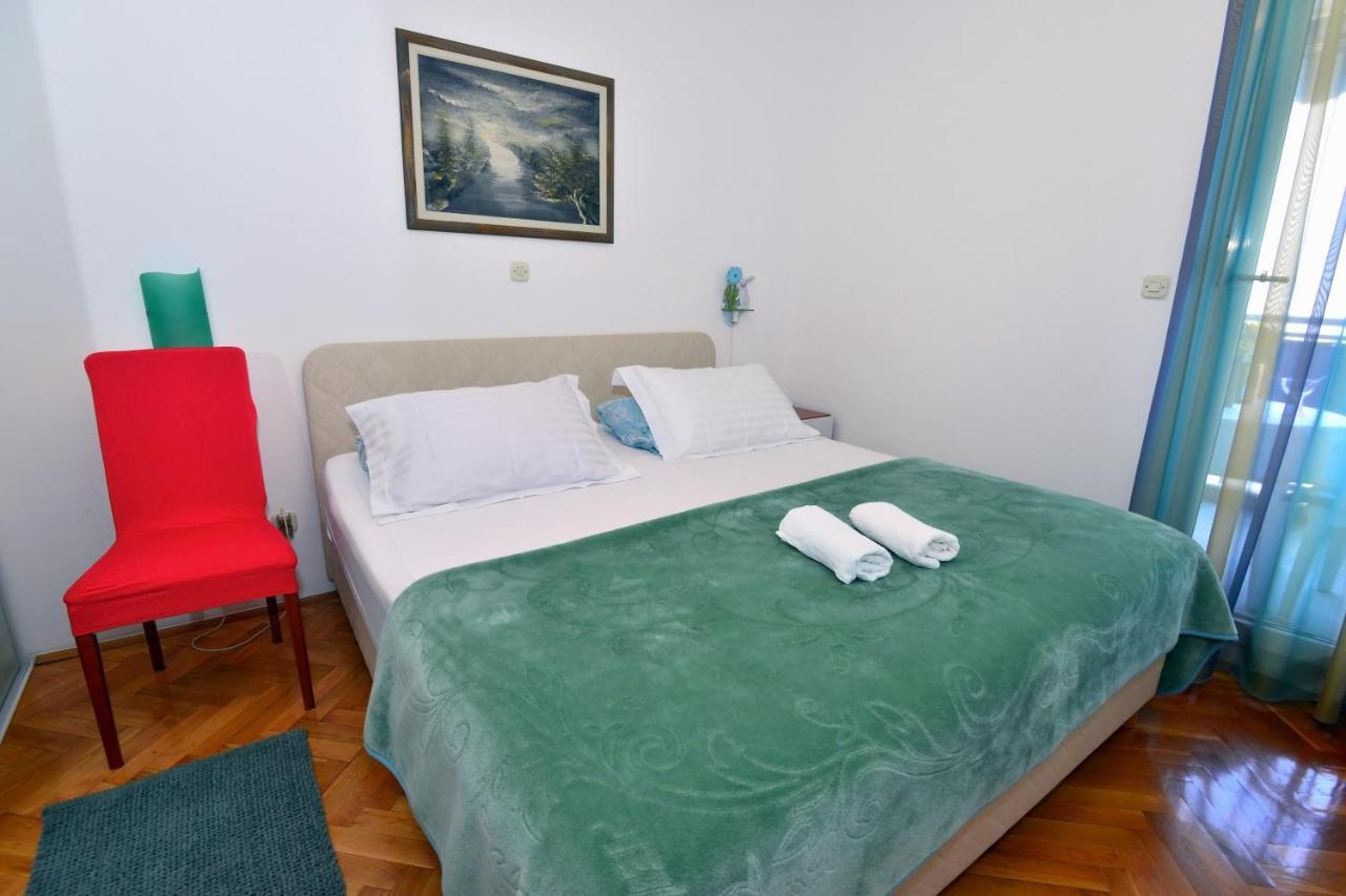 One Bedroom Terrace Parking